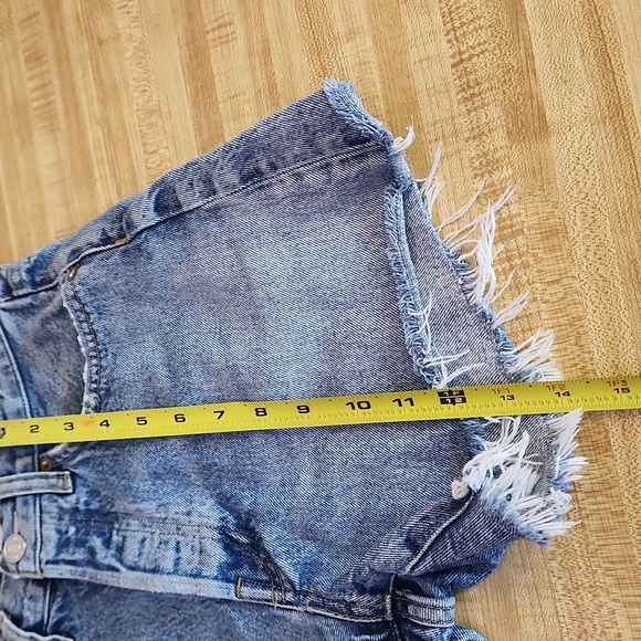 Agolde Distressed Blue Jean Shorts, Size 24 - Picture 9 of 10